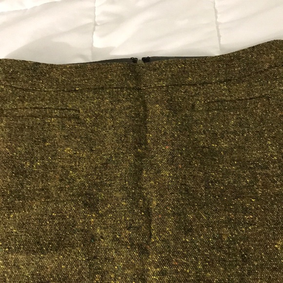 Ann Taylor LOFT Gold Mini Fully Lined Skirt - Picture 3 of 7